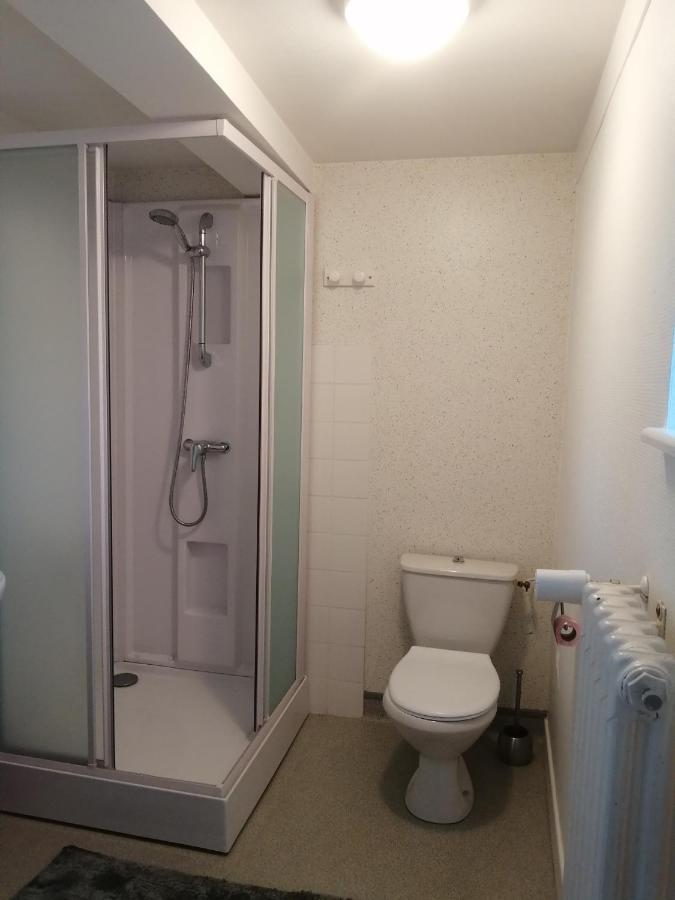 Le Relais De La Fontaine Hotell Échandelys Eksteriør bilde